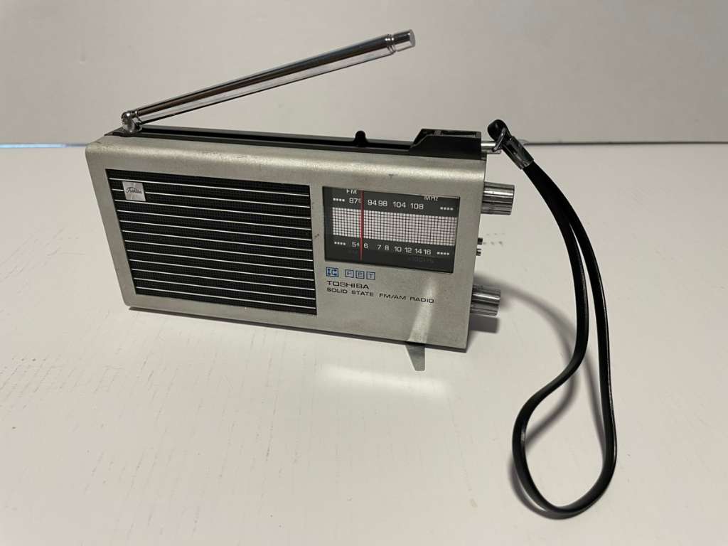 ToshibaIC70Radio/VintageAnalog/1690erJahre/MadeinJapan