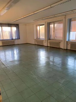 Gewerbeimmobilie mieten in Vöcklabruck – 12 000 m², € 5 – Bild 4 von 21
