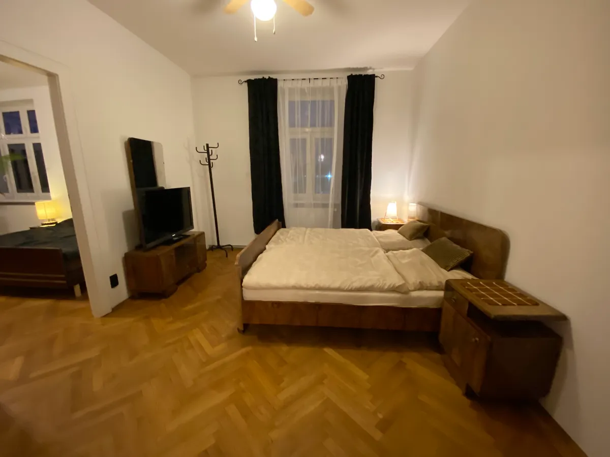 Vollmöblierte Wohnung auf Zeit - ca. 170 m², 5 Schlafzimmer & Parkplätze - Ansicht 3