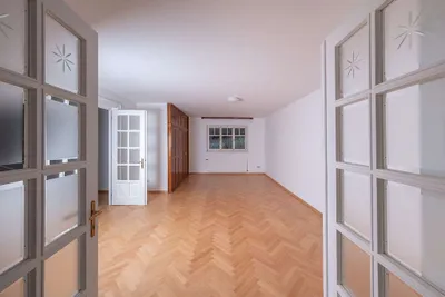 4-Zimmer-Haus mieten in Linz – 220 m², € 2.990 – Bild 4 von 13