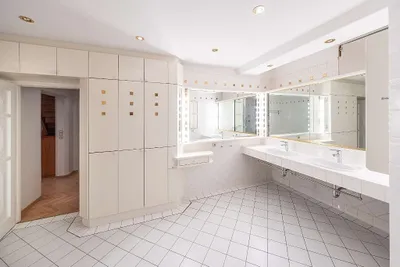 4-Zimmer-Haus mieten in Linz – 220 m², € 2.990 – Bild 10 von 13