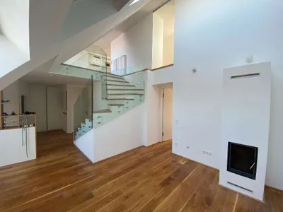 Moderne Dachgeschosswohnung in Zentrumsnähe – Bild 2
