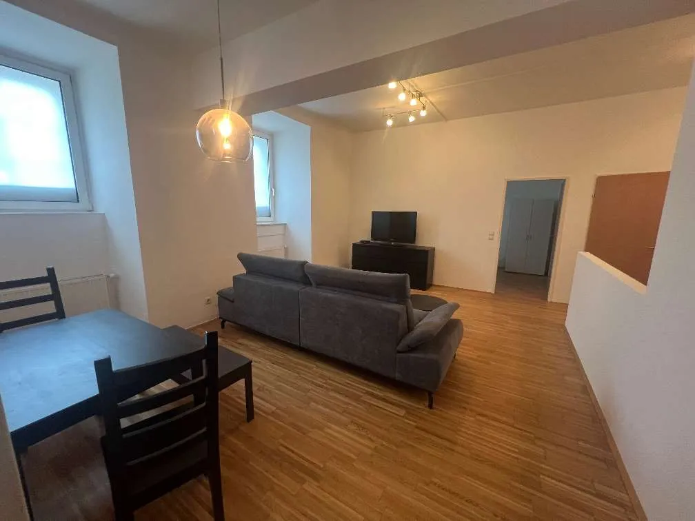 * Sehr schöne möblierte Altbauwohnung im Souterrain im Herzen von Graz - auch als WG geeignet* - Widok 3