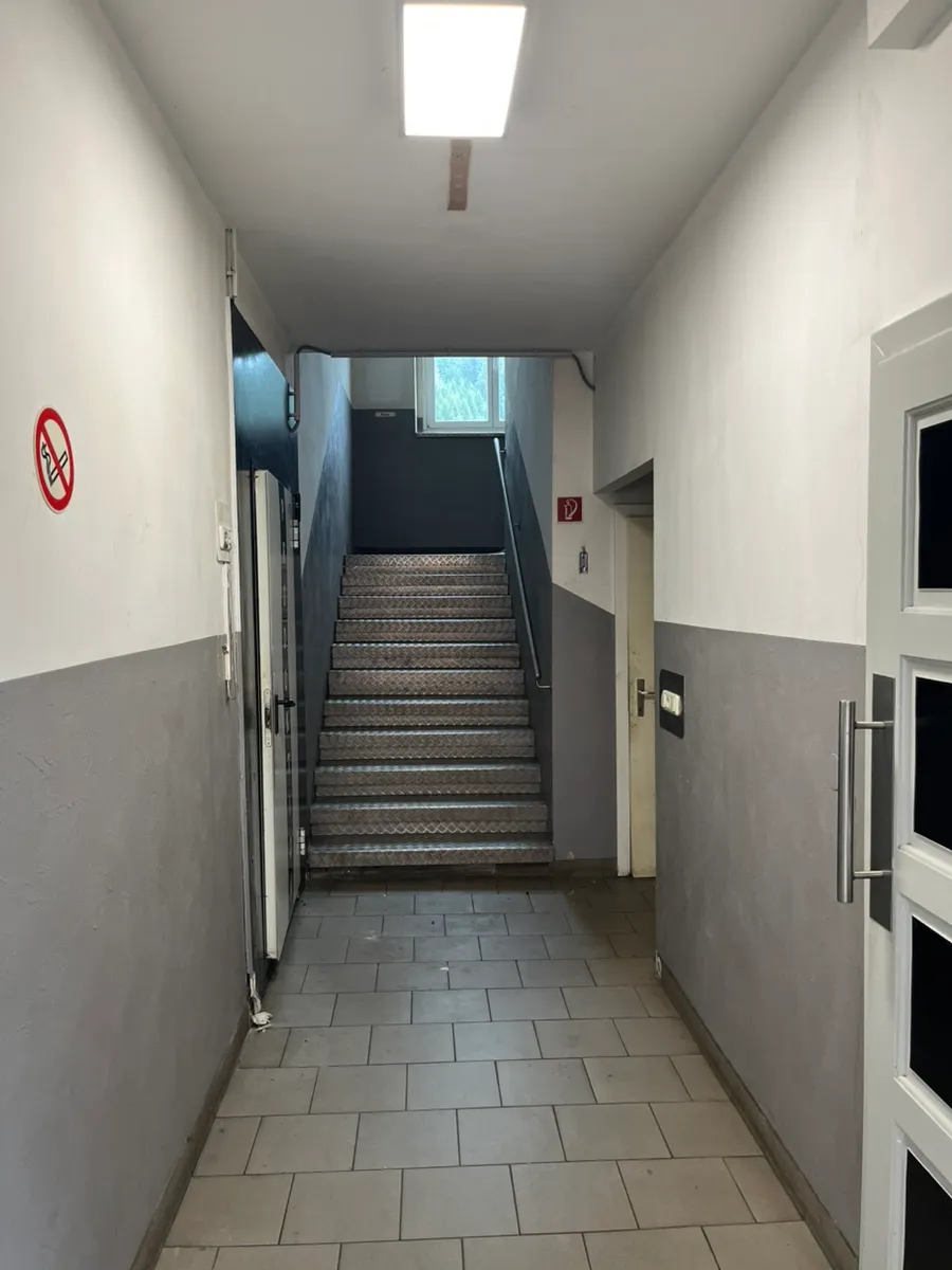 Viel Platz für große Ideen - 1. & 2. Obergeschoss zu vermieten + Lagerhalle - Ansicht 3