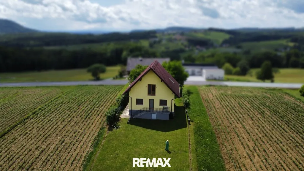 Einmalige Aussichtslage in der Südoststeiermark - Massiv gebautes Wohnhaus mit unverbaubarem Fernblick - Ansicht 2