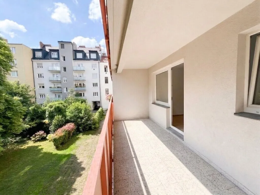 Erstbezug nach Generalsanierung: ruhige 3-Zimmerwohnung mit Loggia und Blick ins Grüne - Ansicht 3