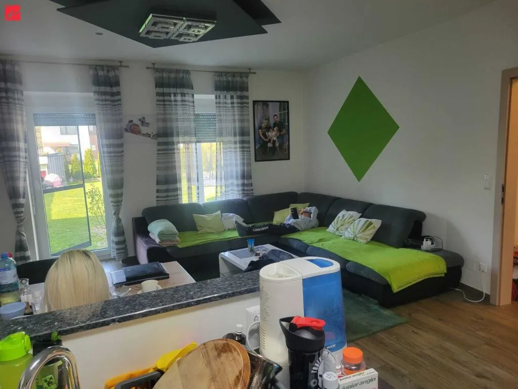 Gelungener Wohntraum mit Garten und Pool – pohled 2