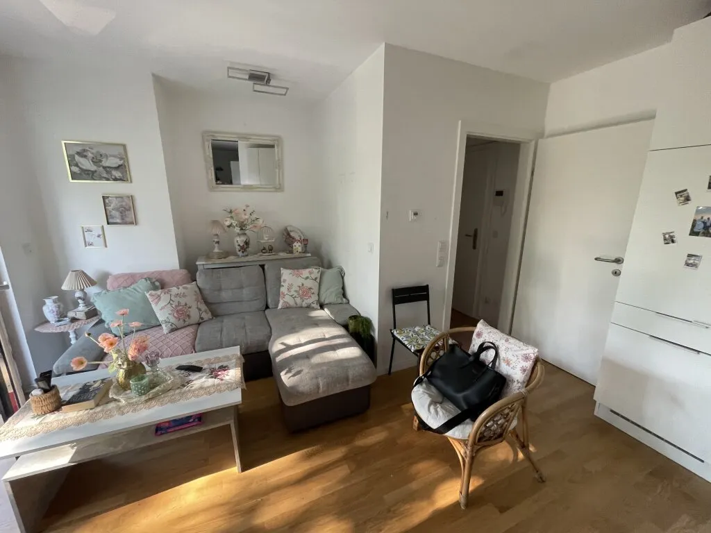 Kleine Single-Wohnung mit Balkon - Ansicht 2