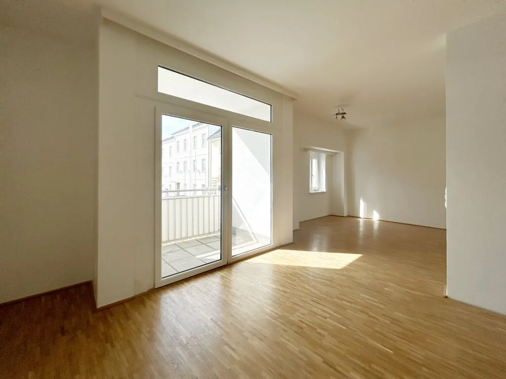 WOHNTRAUM IN NEUMARKT - ERGESCHOSSWOHNUNG MIT 3 ZIMMERN UND BALKON - Ansicht 3
