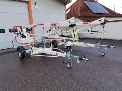 Arbeitsbühne/ Hubsteiger/Anhängerbühne Baumaschine