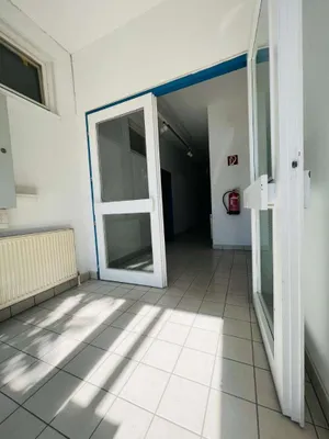10-Zimmer-Gewerbeimmobilie mieten in Bruck an der Leitha – 330 m², € 400 – Bild 3 von 23
