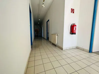 10-Zimmer-Gewerbeimmobilie mieten in Bruck an der Leitha – 330 m², € 400 – Bild 4 von 23
