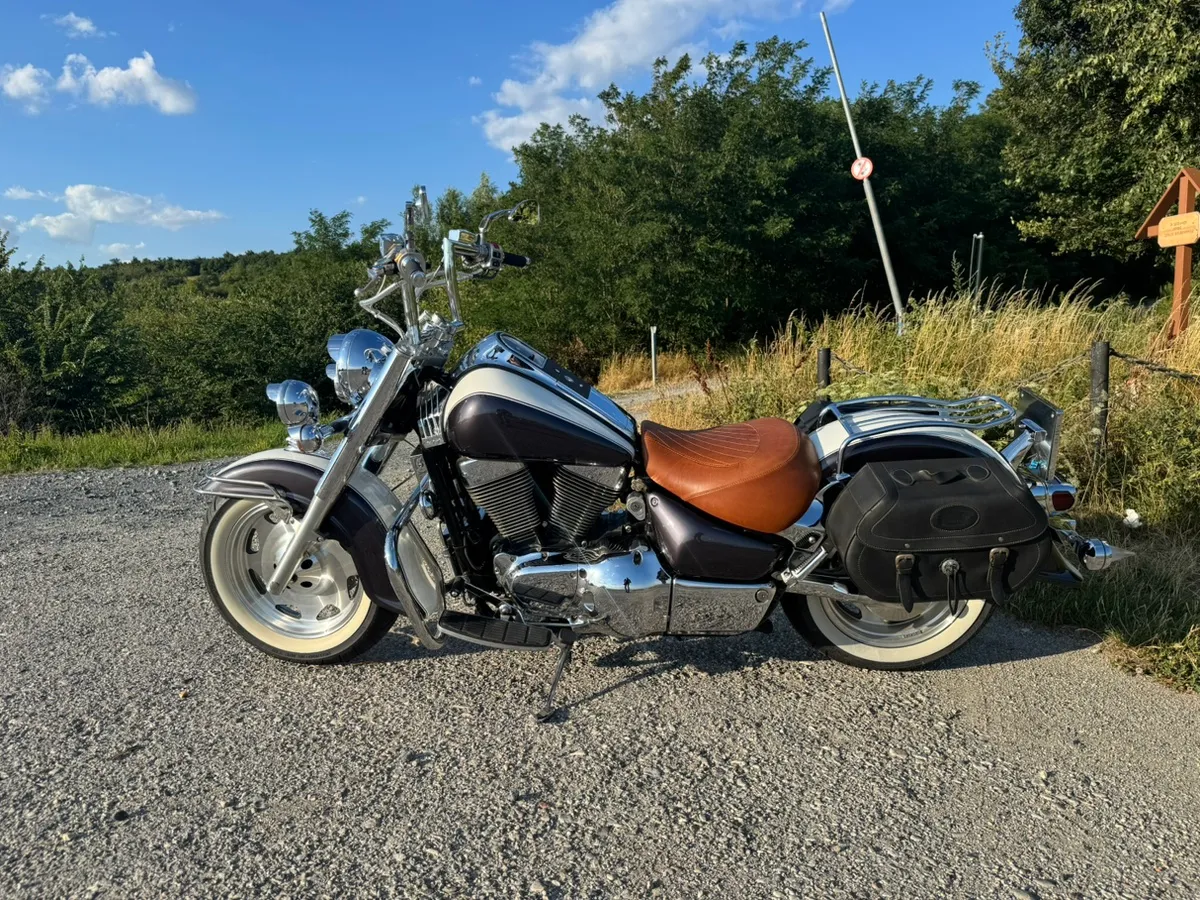 Suzuki Intruder