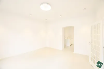 Erstbezug nach Sanierung: Hochwertige 3-Zimmer-Wohnung mit großem Garten nahe Gersthof – Bild 3