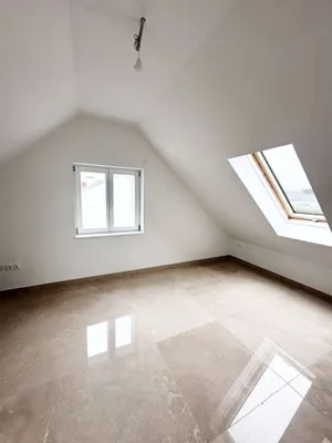 ERSTBEZUG Dachgeschoßwohnung mit Balkon in Stammersdorf - Winzergefühl im Sehnsuchtsort der Wiener - 1210 Wien – Bild 3