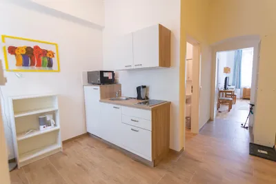 Einziehen und wohnen Nähe Klinik Floridsdorf, Garten und Garagenplatz, max. 6 Monate – Bild 3