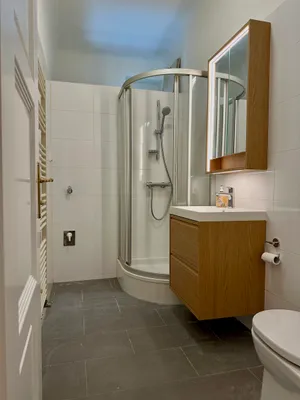 1-Zimmer-Wohnung mieten in Wien – 42 m², € 950 – Bild 3 von 5