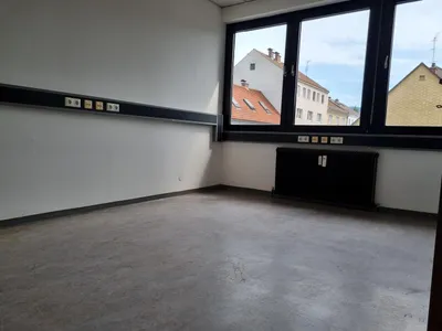 5-Zimmer-Gewerbeimmobilie mieten in Steyr – 195 m², € 915 – Bild 5 von 11