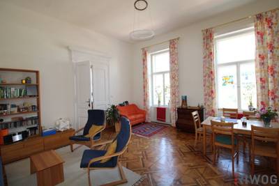 **Altbau**5-Zimmer**unbefristeter Mietvertrag** Frequentierte Lage**3.9m Raumhöhe