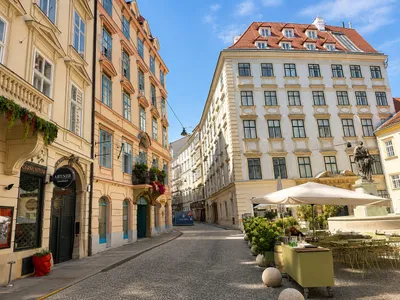 Exklusives Wohnen am Franziskanerplatz - Stilvolle Altbauwohnung im Herzen Wiens