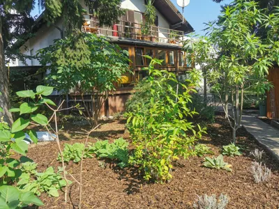 6-Zimmer-Haus mieten in Neunkirchen – 160 m², € 1.400 – Bild 1 von 36