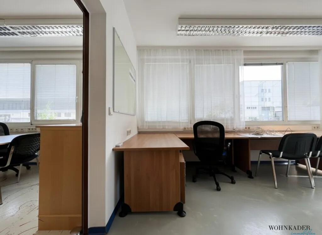 Rundum-sorglos-Büro: Möbliert, inklusive Betriebskosten und Heizung & 3 Stellplätze! - Ansicht 3