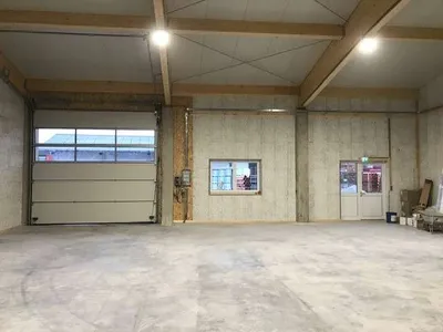 1-Zimmer-Gewerbeimmobilie mieten in Vöcklabruck – 240 m², € 1.440 – Bild 2 von 5