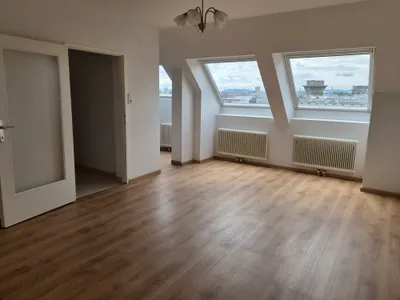 Helle 34 m² DG-Wohnung mit Lift |1200 Wien