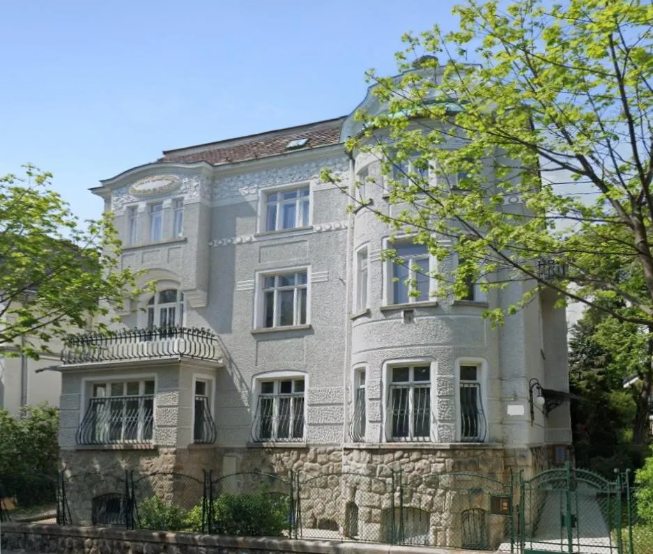 Neu sanierte Altbauetage in Cottagelage, Wien