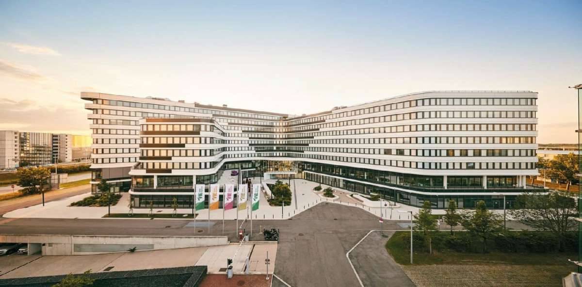 Moderne top ausgestattete Büroflächen im Office Park 4 Vienna AirportCity zu mieten - Ansicht 2