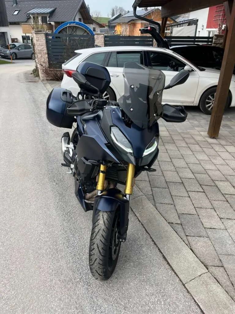 BMW F 900 XR