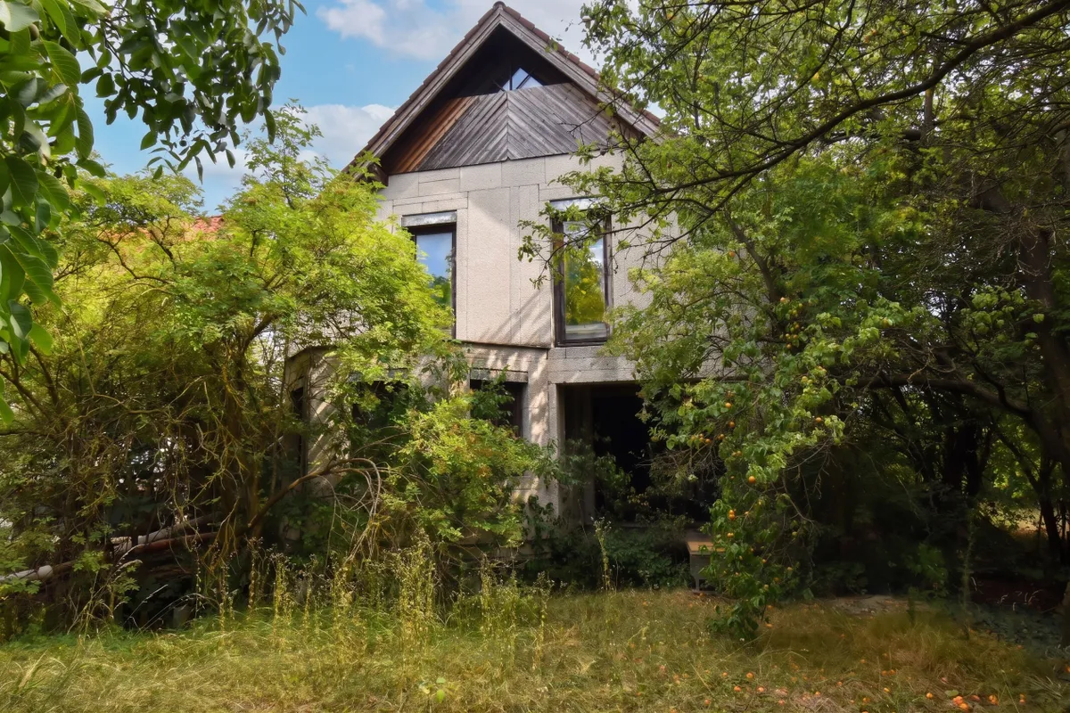Einfamilienhaus-Rohbau mit Keller und Garage auf 638 m² Eigengrund in 1220 Wien - Ansicht 2