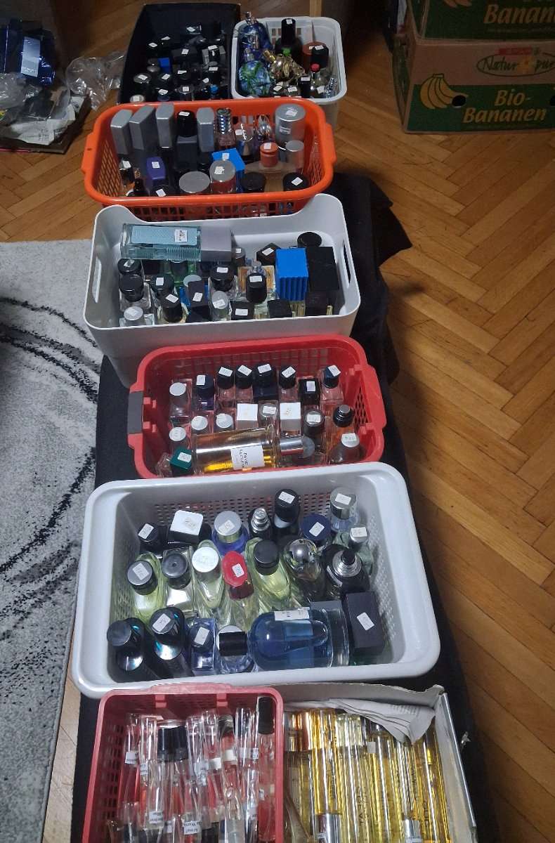 Parfums Eau de Toilette usw