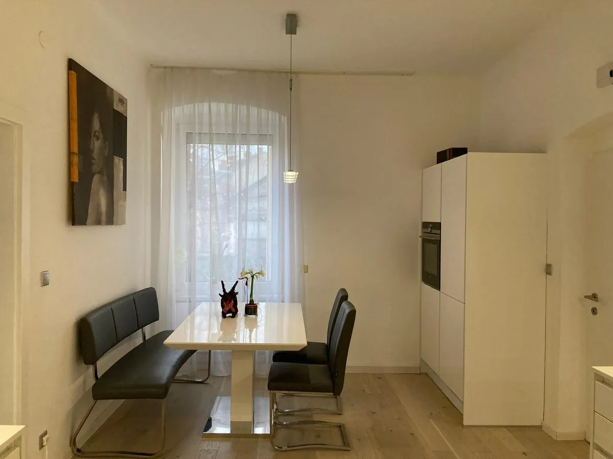 Stilvolle 3-Zimmer-Altbauwohnung mit Sauna in zentraler Lage von Linz - Ansicht 2