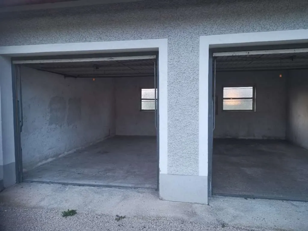 2 Garagen ab sofort zu vermieten - Ansicht 2