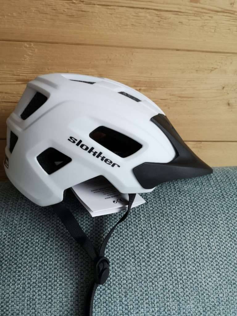 Fahrradhelm Slokker,  30,- (6170 Pettnau) - willhaben