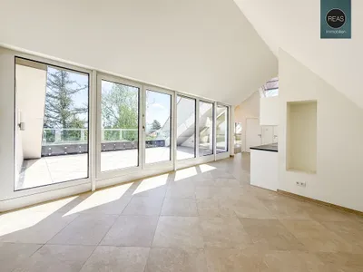 Provisionsfrei: Klimatisiertes Dachgeschoss Maisonette Apartment mit 2 Balkonen und großer Dachterrasse in Bestlage von Grinzing! Garage verfügbar!