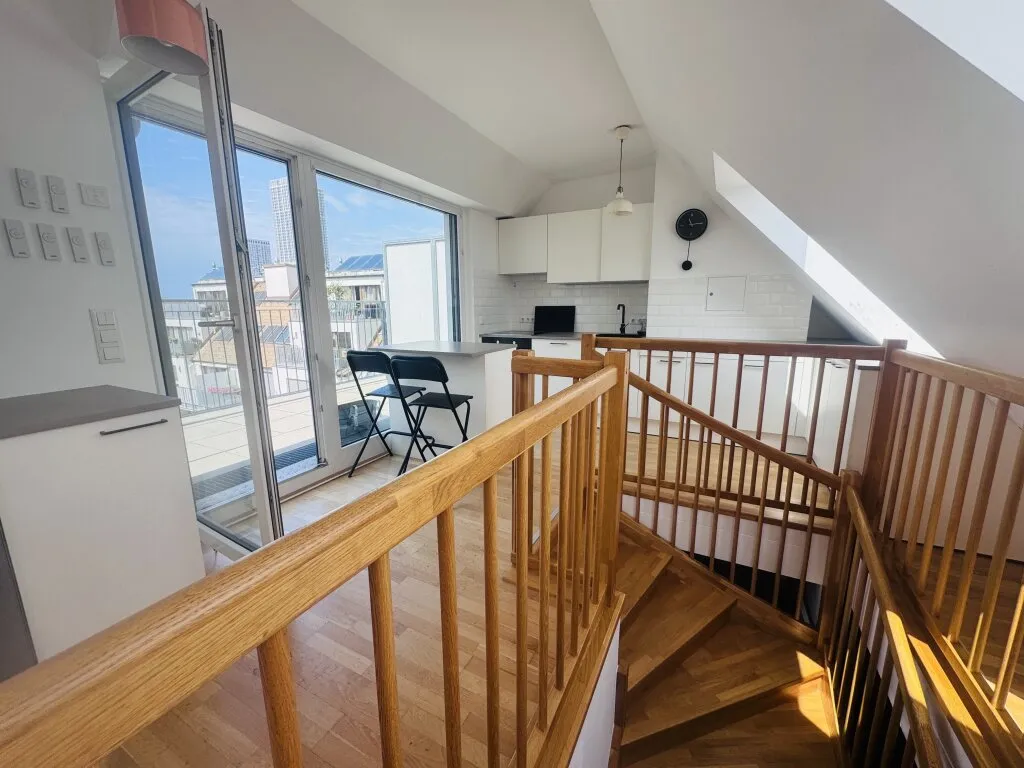 Lichtdurchflutete Dachgeschoss-Maisonette mit Südterrasse & Weitblick - Ansicht 2