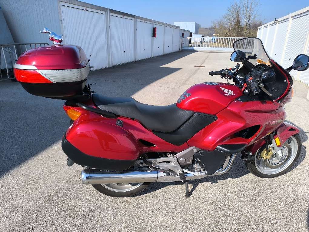 Honda NT 650V1 Deauville Tourer