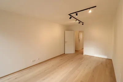 1-Zimmer-Wohnung mieten in Salzburg Stadt – 32 m², € 899 – Bild 2 von 8