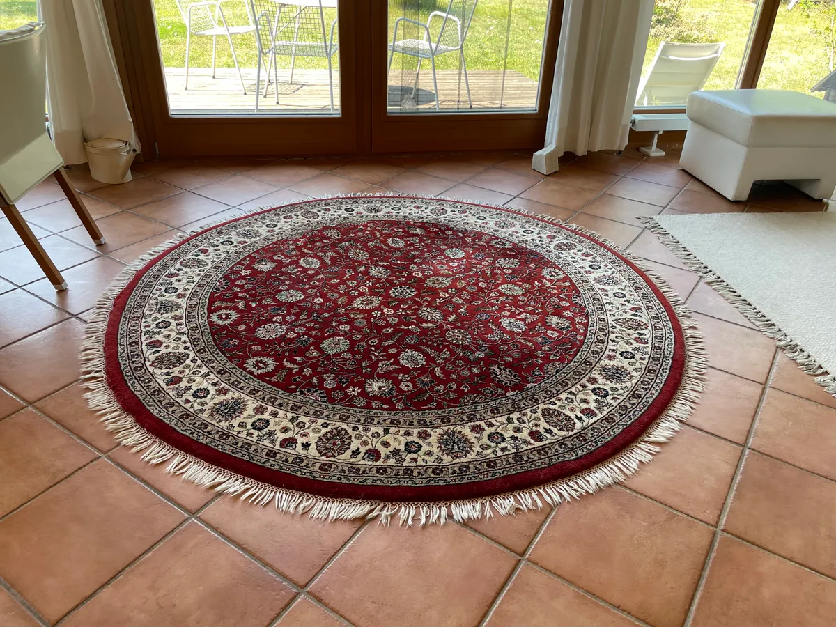 Echter runder Perserteppich, € 490,- (9182 Maria Elend)
