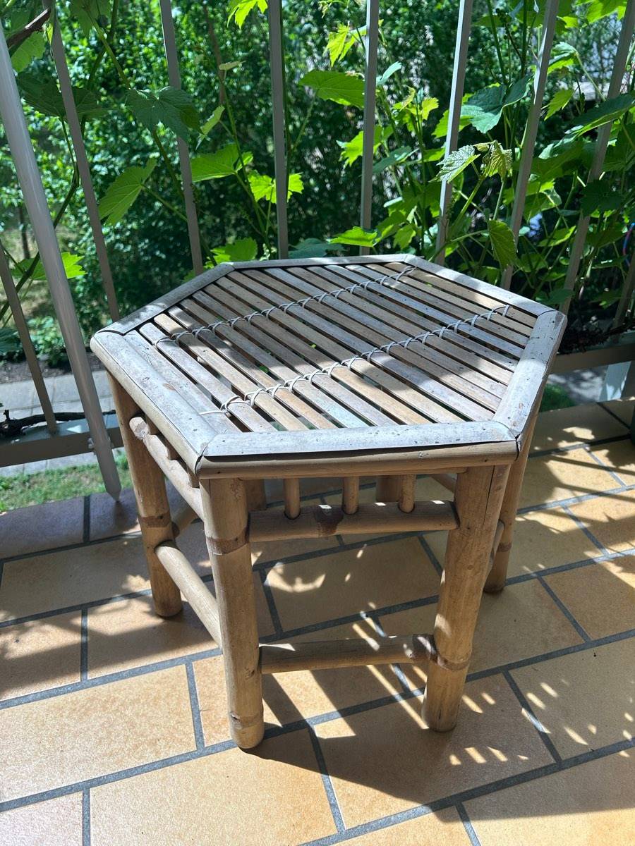 Rattan Tisch Bambus Beistelltisch,  0,- (8010 Graz) - willhaben