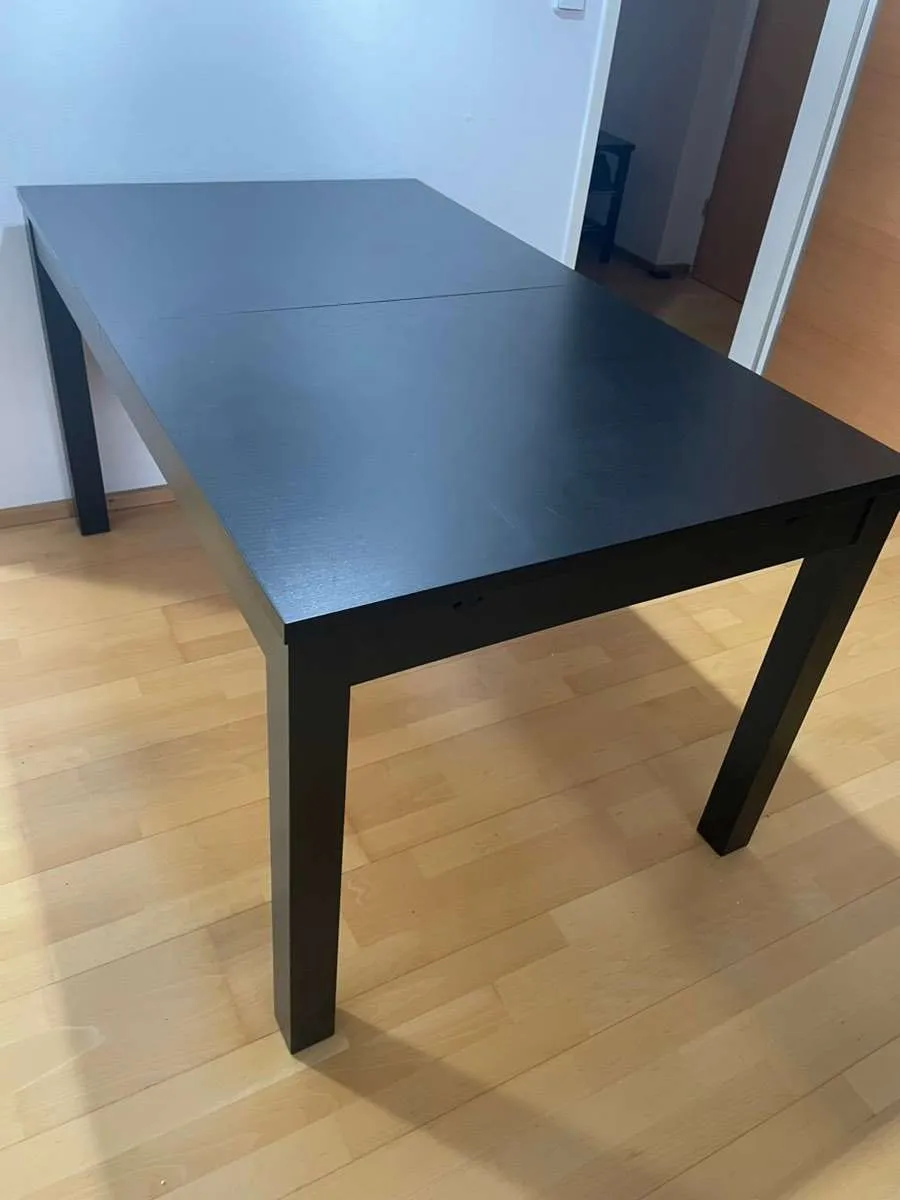 Ikea Tisch Schwarz ausziehbar, € 40,- (2700 Wiener Neustadt)