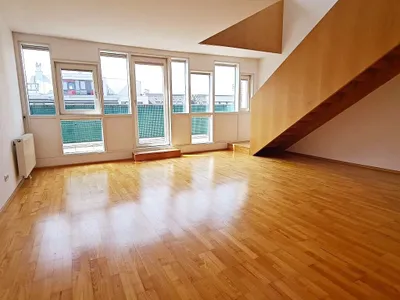 TOPGELEGENHEIT, 113 m2 Neubau mit 39 m2 Freifläche, Wohnküche, 2 Zimmer, Wannenbad, Parketten, Innstraße