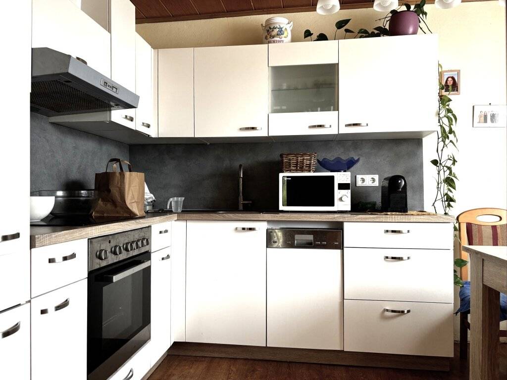 Sonniges Wohnhaus mit Garten und Nebengebäude in zentraler Stadtlage - Ansicht 3