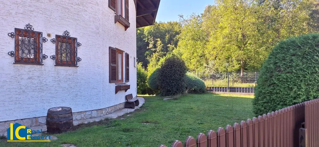 NEUER PREIS Raus ins Grüne, Familienidyll in Breitenfurt: Gepflegtes Familienhaus mit 7 Zimmern, Garten und Garage! - Ansicht 3