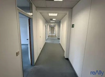9-Zimmer-Gewerbeimmobilie mieten in Wien – 235 m², € 2.891 – Bild 12 von 17