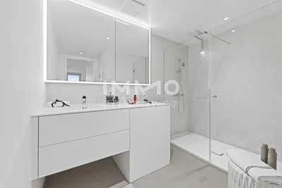 Erstbezug Studio mit Weitblick: 40. Etage - U1 Donauinsel. DC2 Tower – Bild 2