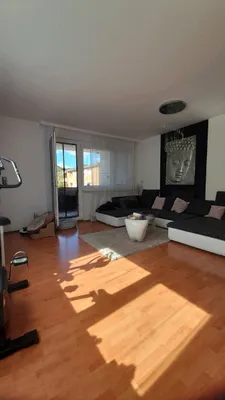 3-Zimmer-Wohnung mieten in Baden – 96 m², € 1.460