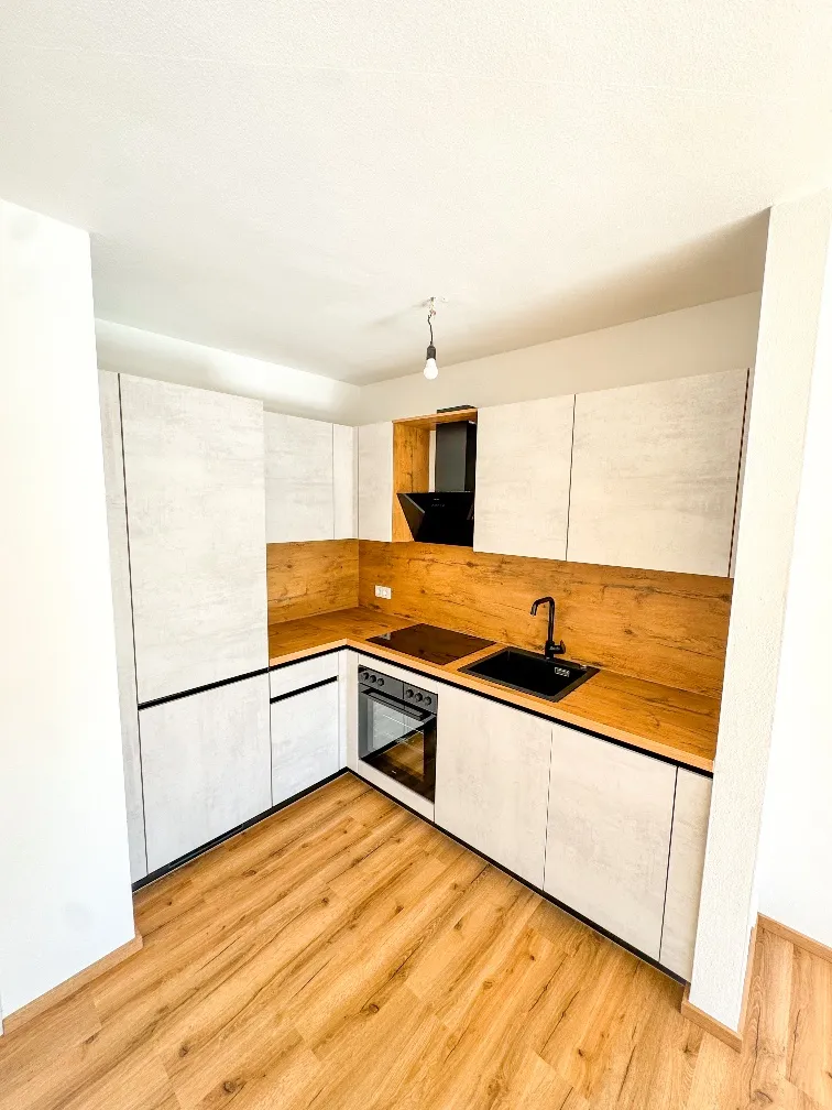 Erstbezug nach Renovierung | Sonnige Maisonette im Zentrum - Ansicht 2